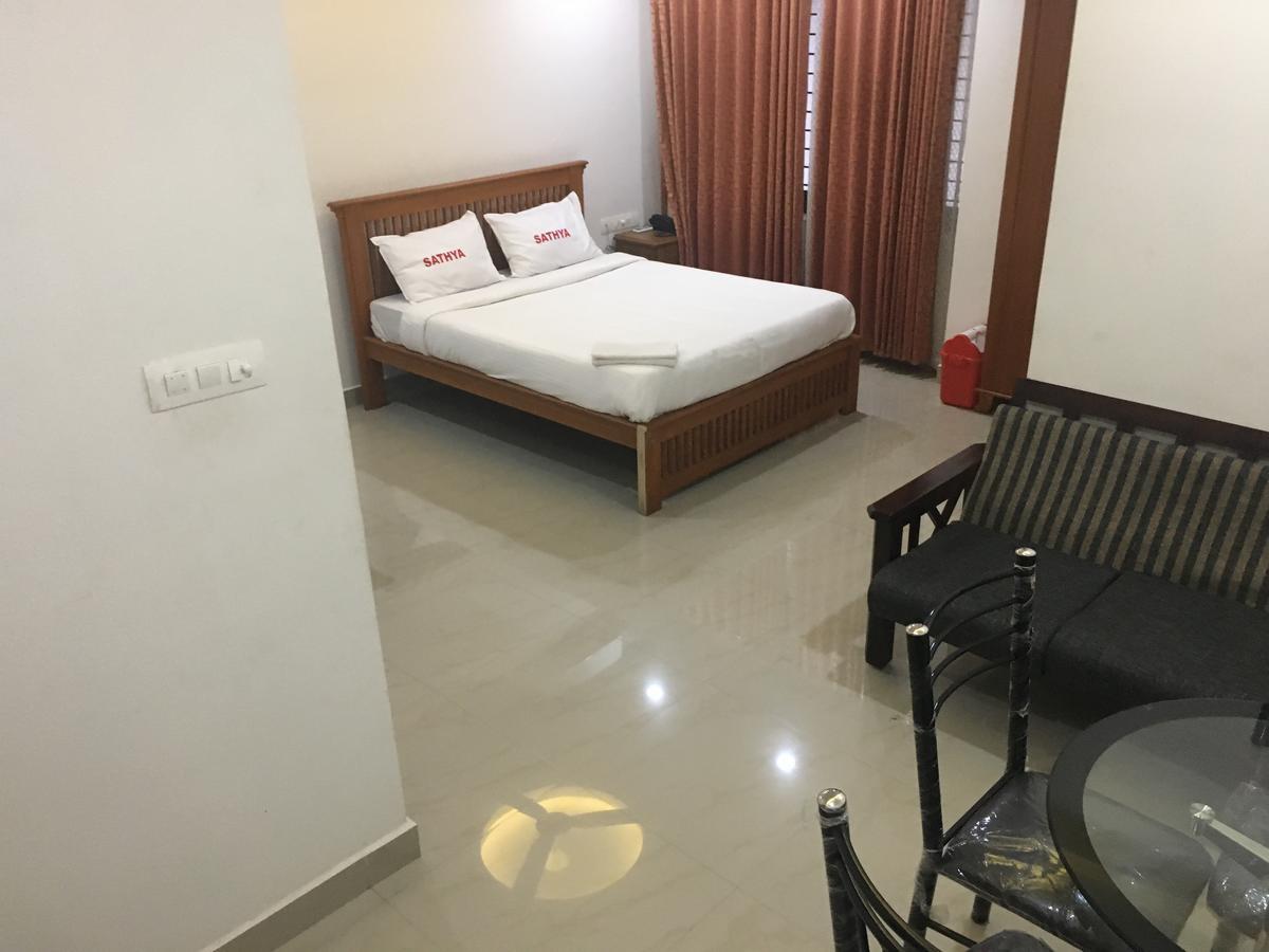 Sathya Inn Guruvayur Exterior photo
